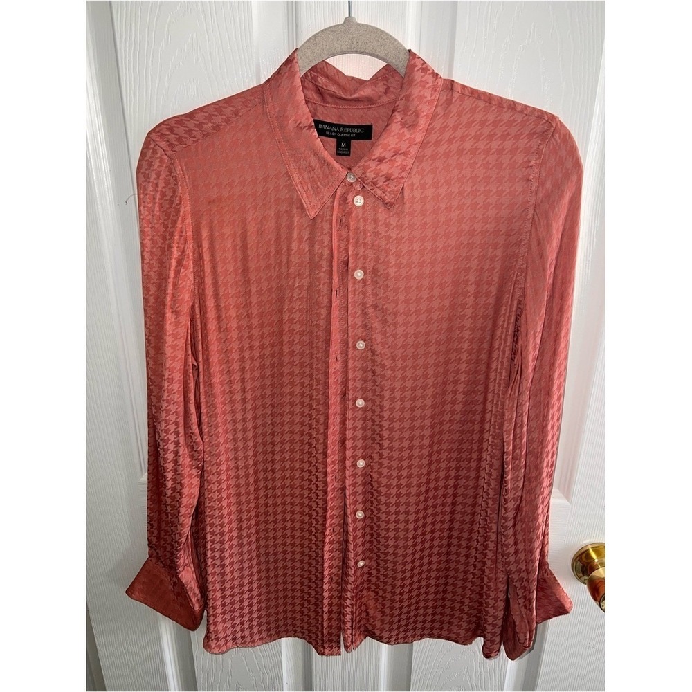 Banana Republic Dillon Houndstooth Preppy Shirt Pink Satin‎ Button Up Blouse M